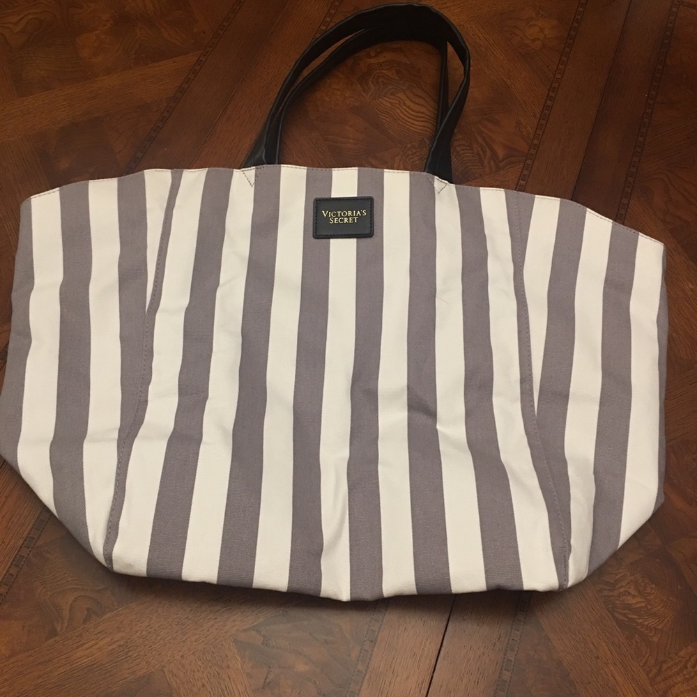 NWOT 2018 Victoria’s Secret Large Tote, beachbag